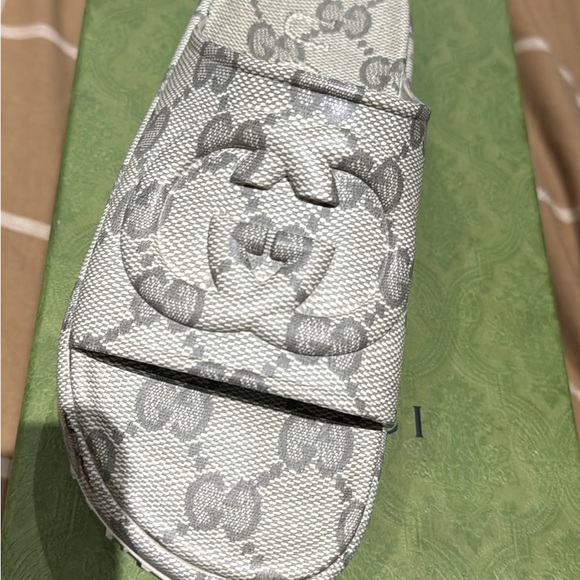 WOMEN'S SLIDE SANDAL WITH INTERLOCKING G retail $650 size 39 - Picture 3 of 6